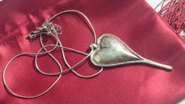 Collana con pendente a forma di cuore