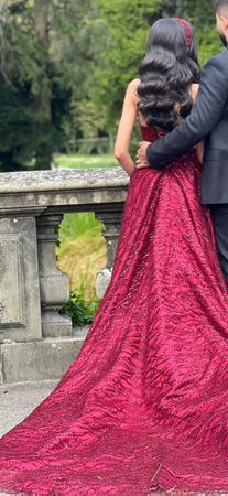 Abendkleid dunkelrot mit schulterfrei lang / Hennakleid