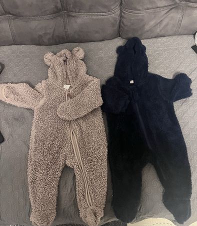 2 Teddy Fleece Overalls, Grösse 62Top Zustand!