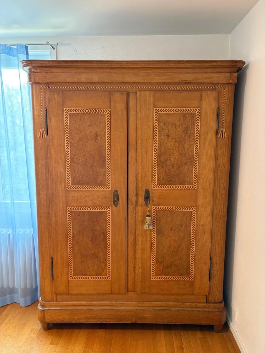 Armadi: Repräsentativer Holzschrank – Usato da Muri b. Bern venduto da sab_2gz7