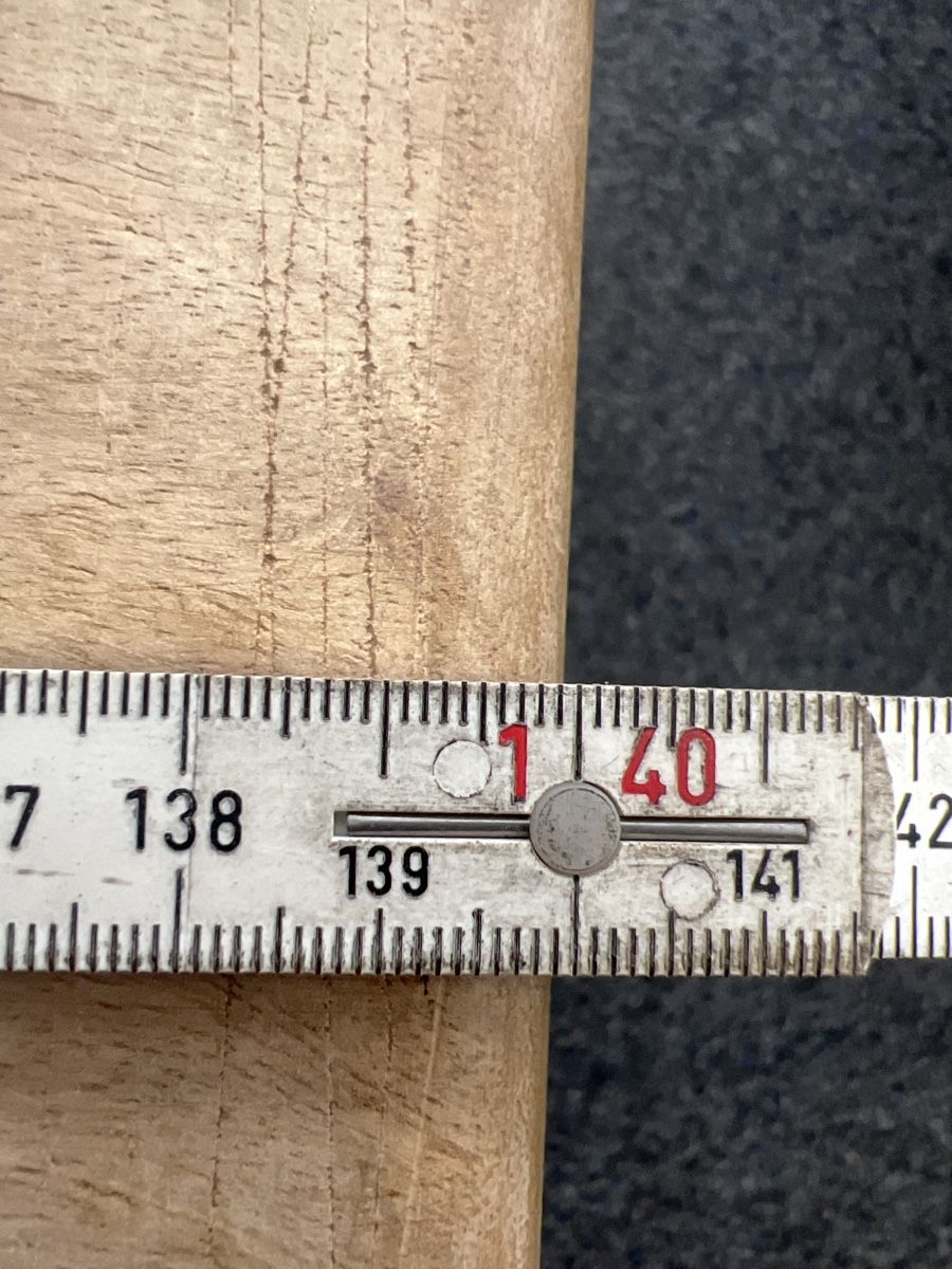 Tische: Massiver Holztisch mit Spruch 87x140 – Gebraucht aus Rorschach von TrendyDeals 3