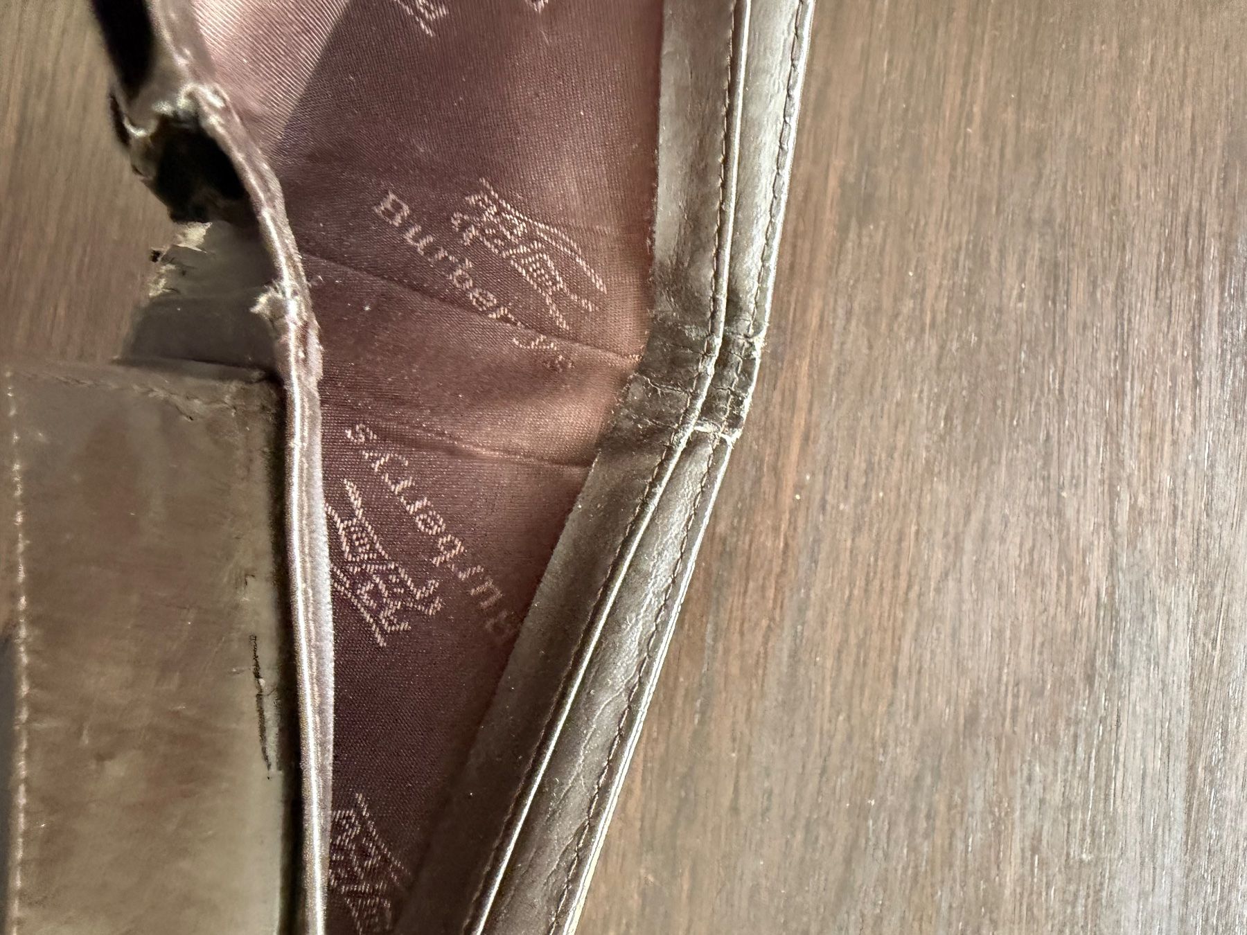 Burberry Portafogli: Burberry Wallet - Iconic Design, – Usato da Basel venduto da mar_gx88 3