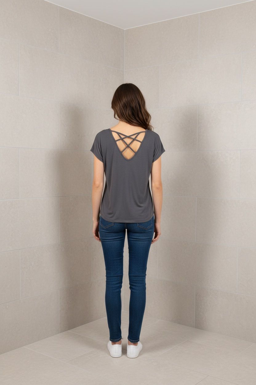 Esprit T-shirt: Esprit T-shirt dos croisé - Taille M – Usato da Vuisternens-Romont venduto da gol_xp6p