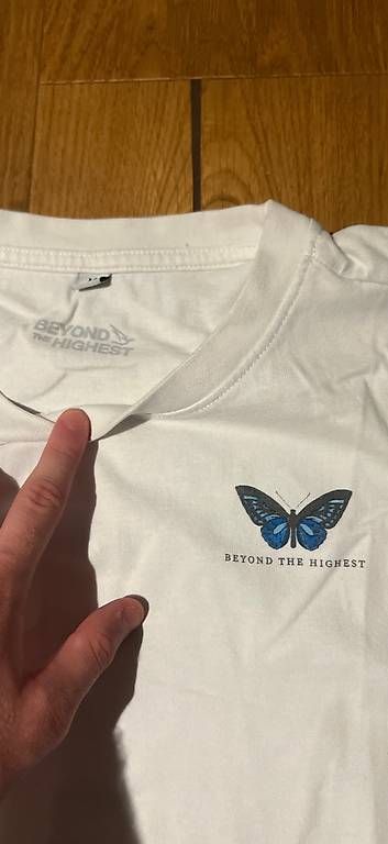 T-shirts: Tshirt Schmetterling Print – D'occasion à Zürich par and_fwy7 1