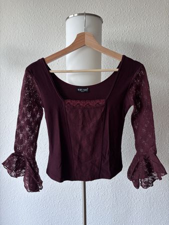 Ravissant haut bordeaux manches longues en dentelle taille S