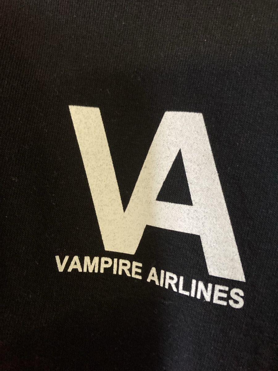 T-shirts: Undercover • Vampire Airlines • Black • 4 – D'occasion à Monthey par la_hora_cero 2