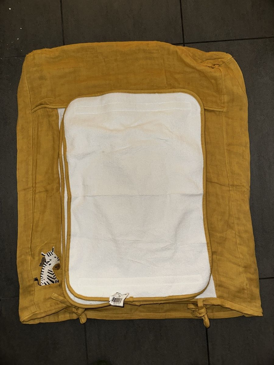 Micasa Fasciatoi & Accessori: Housse matelas à langer – Nuovo e nell'imballaggio originale da Carouge GE venduto da Leeleelee2