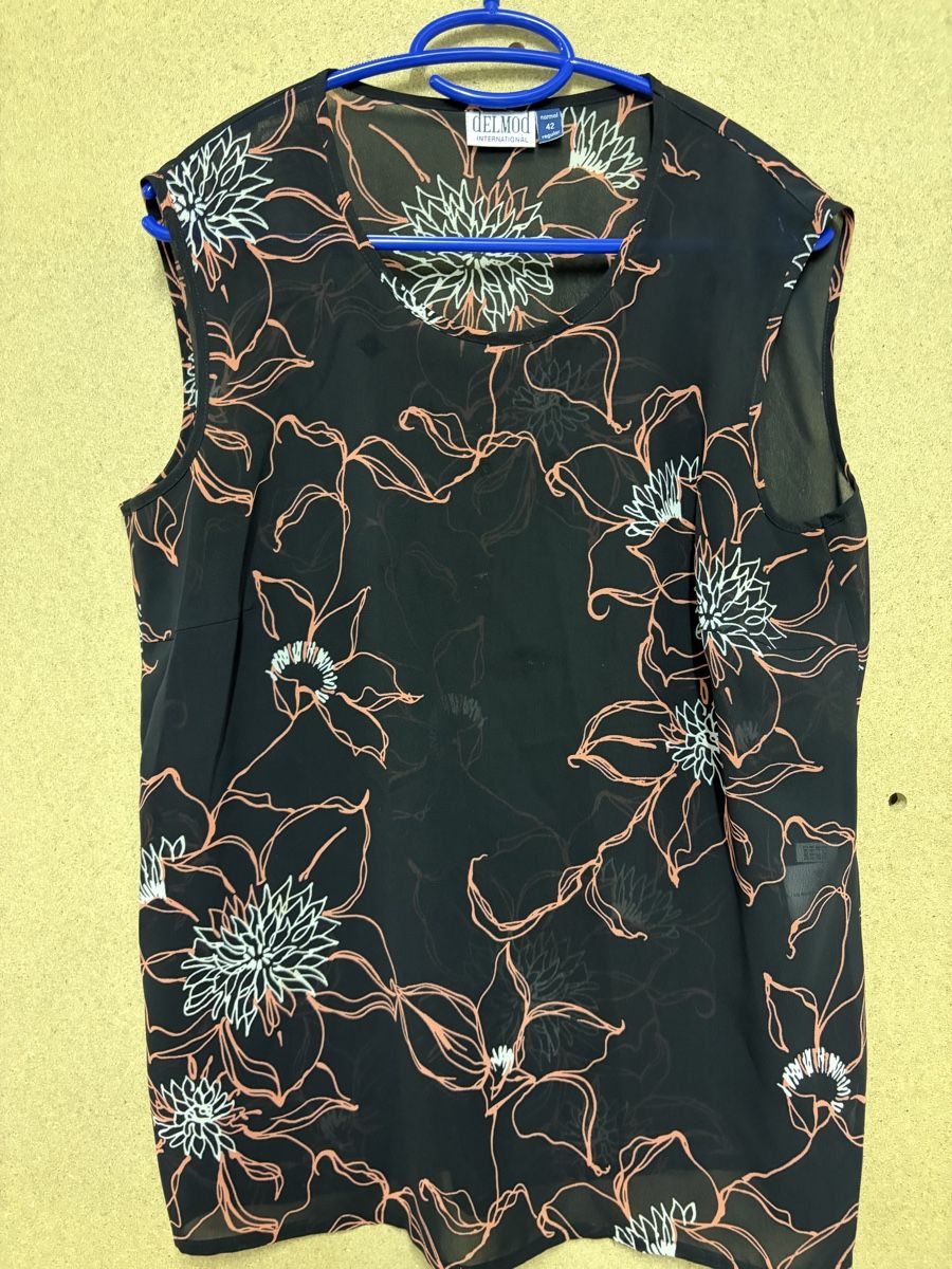 Blusen: Bluse mit Jacke  Blumenmuster Schwarz Grösse 42 – Neu (gemäss Beschreibung) aus Erlenbach ZH von Ritschly 3