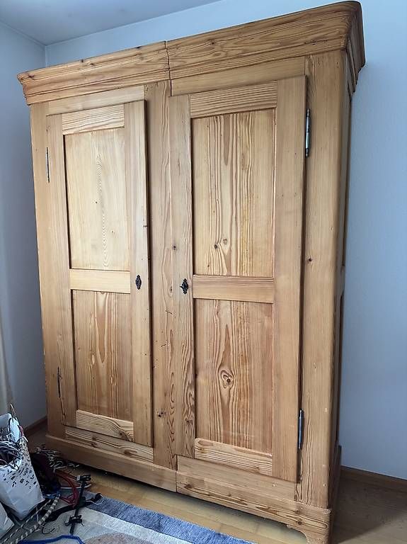 Armoires: Holzschrank – D'occasion à Basel par bar_b2yw