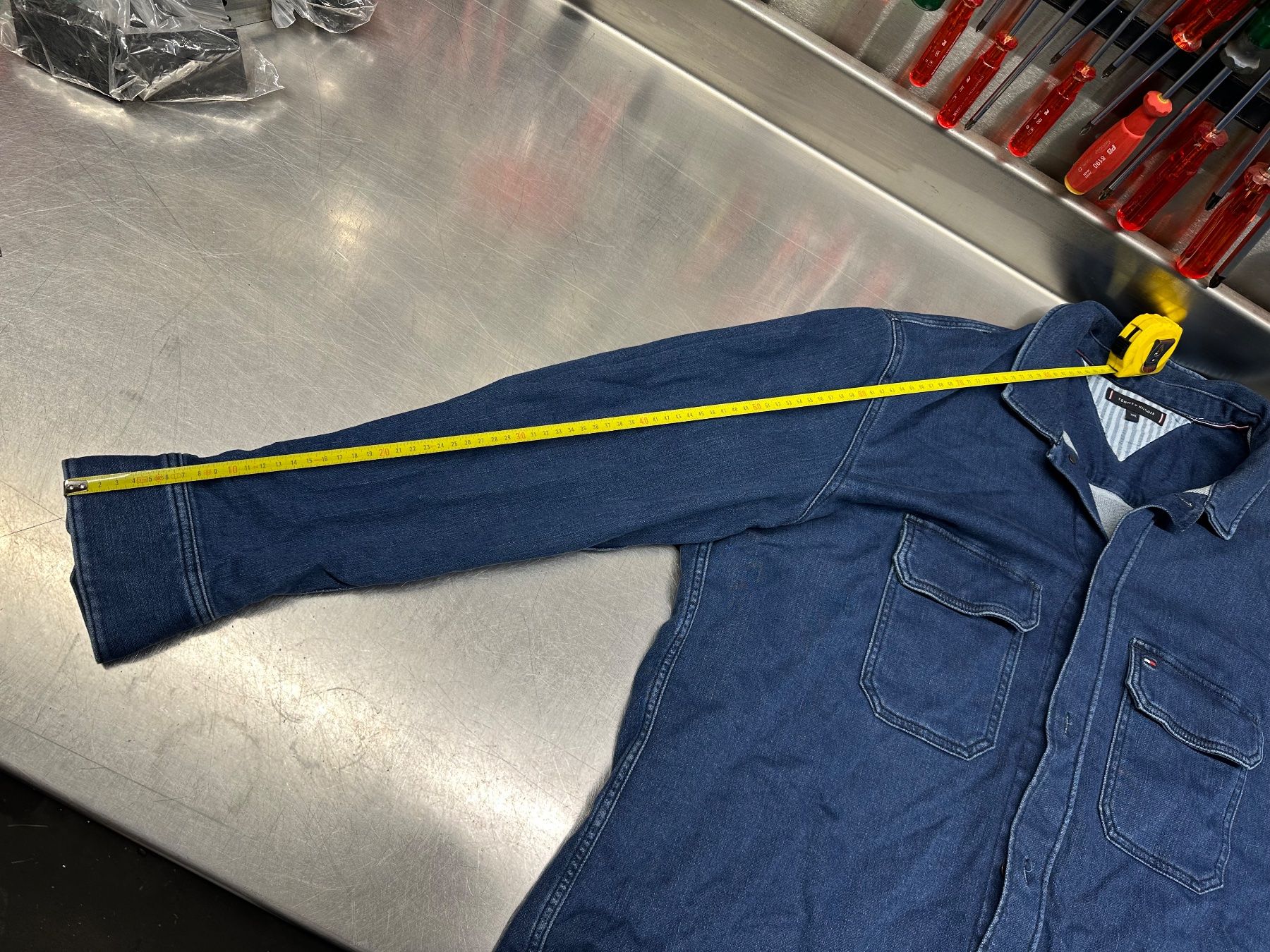 Tommy Hilfiger Camicie: Tommy Hilfiger Jeanshemd blau – Usato da Schwende venduto da weesli 8