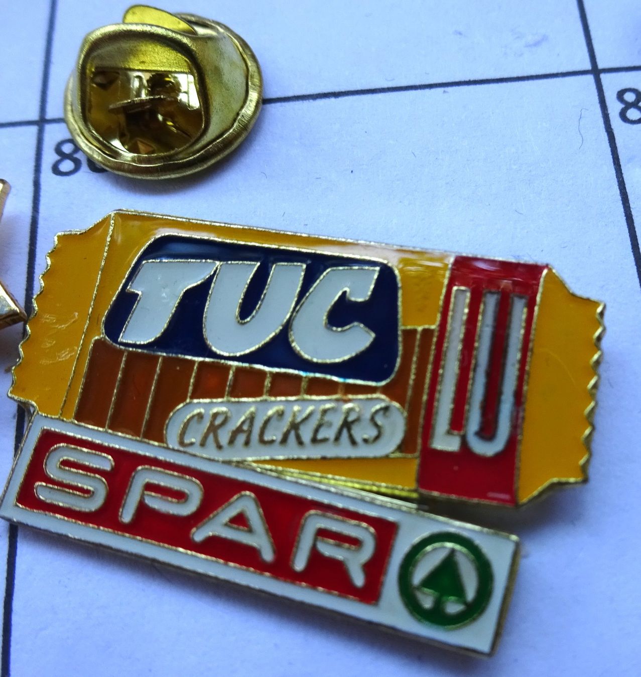 Plaquettes & Badges: Pin TUC  Spar  LU – D'occasion à Utzenstorf par BUtter81