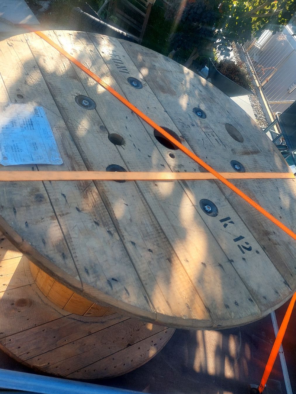 Articles en bois:  bobine de câble en bois  – D'occasion à Les Cullayes par numberjacke 1