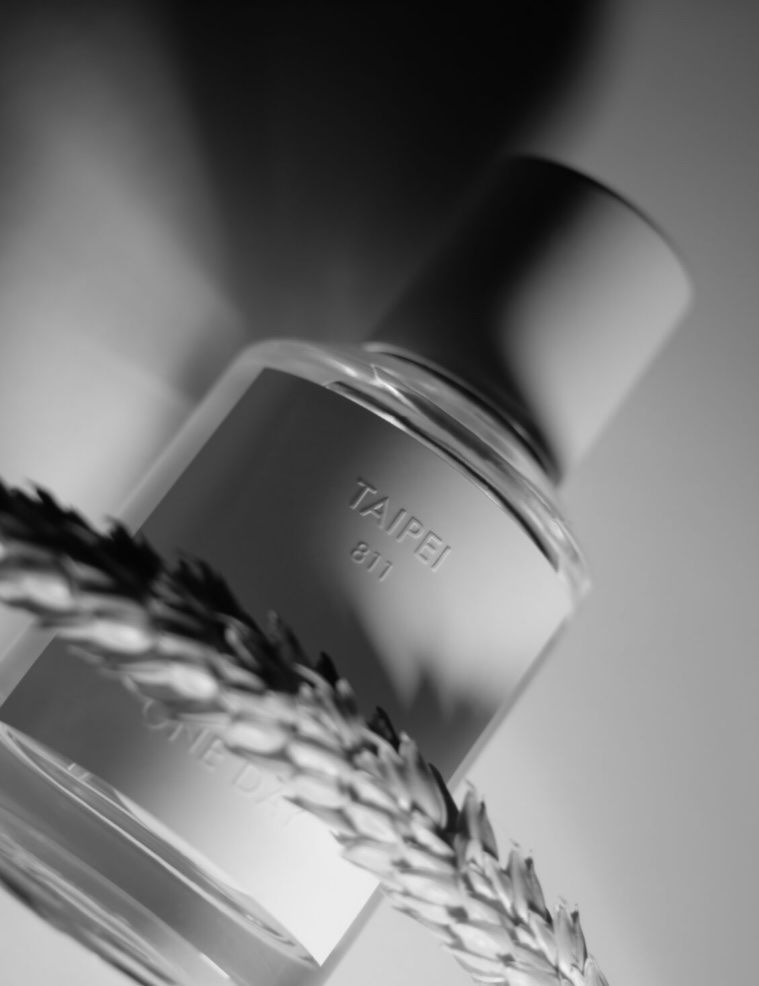 Parfum & Eau de Toilette: Taipei One Day échantillon  – Gebraucht aus Bossonnens von Ylangsoleil
