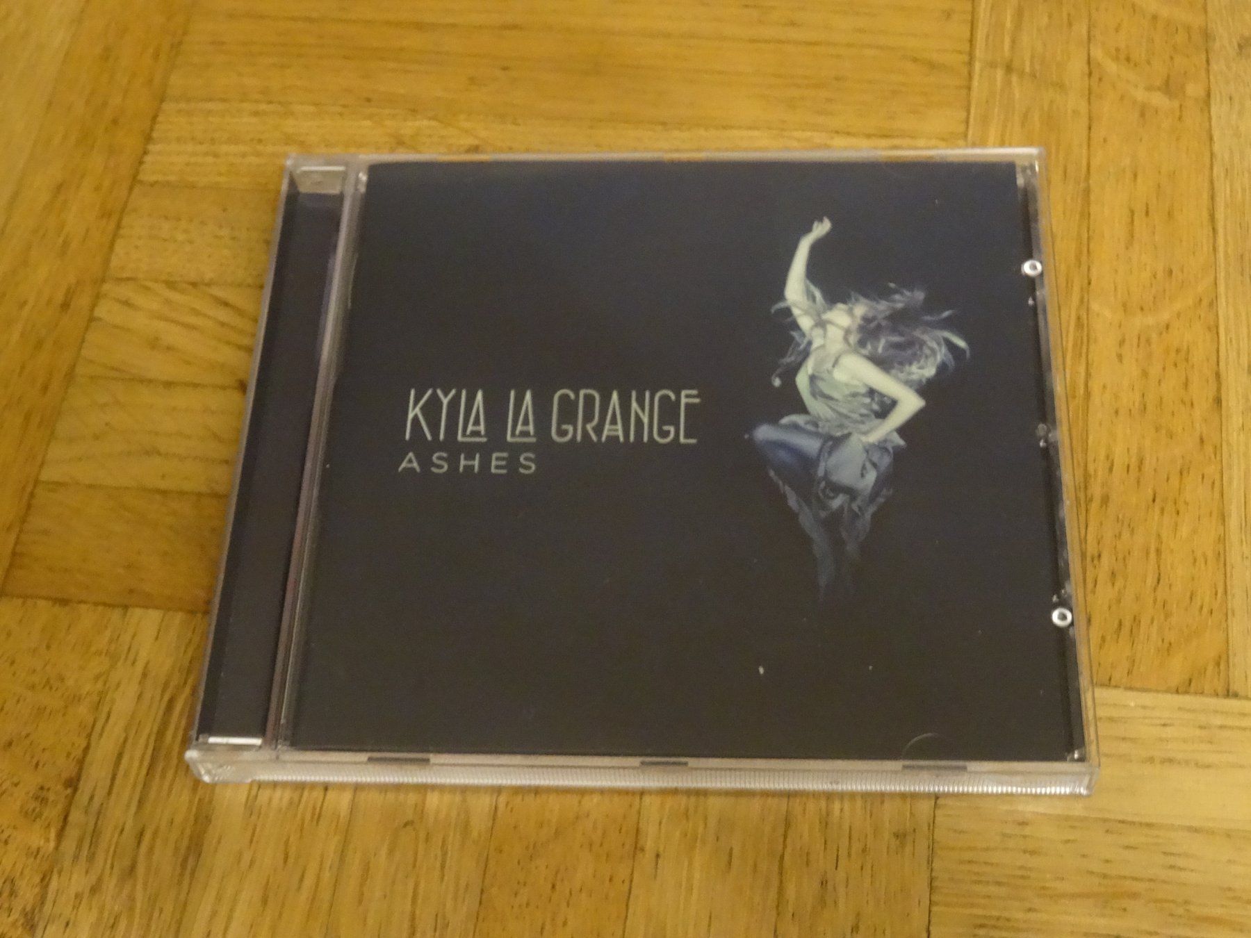 CDs: Kyla La Grange - Ashes - CD – Gebraucht aus Olten von Disc-Ausverkauf