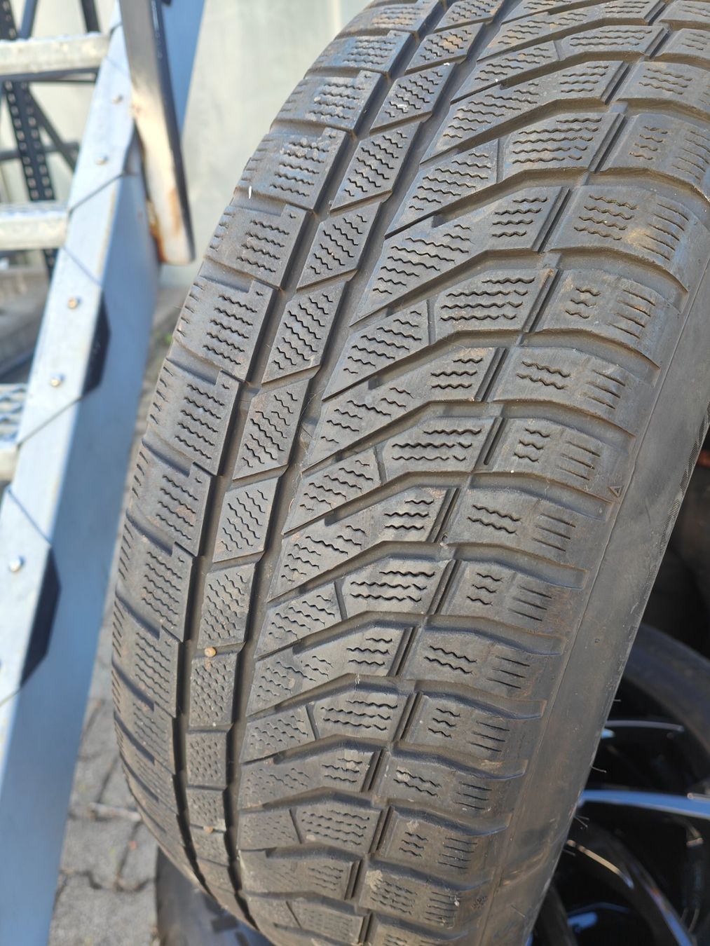 Ford Pneus & Roues: Ford Kuga Winterräder – D'occasion à Oberengstringen par Reifen-Lagerverkauf 7