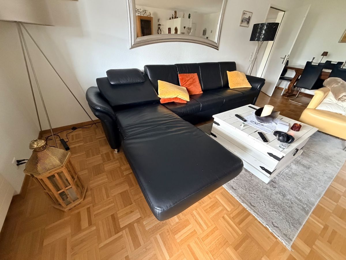 Divani: Schwarzes Echtleder-Sofa mit motorisierter Liegefläche – Usato da Winterthur venduto da callaver 1