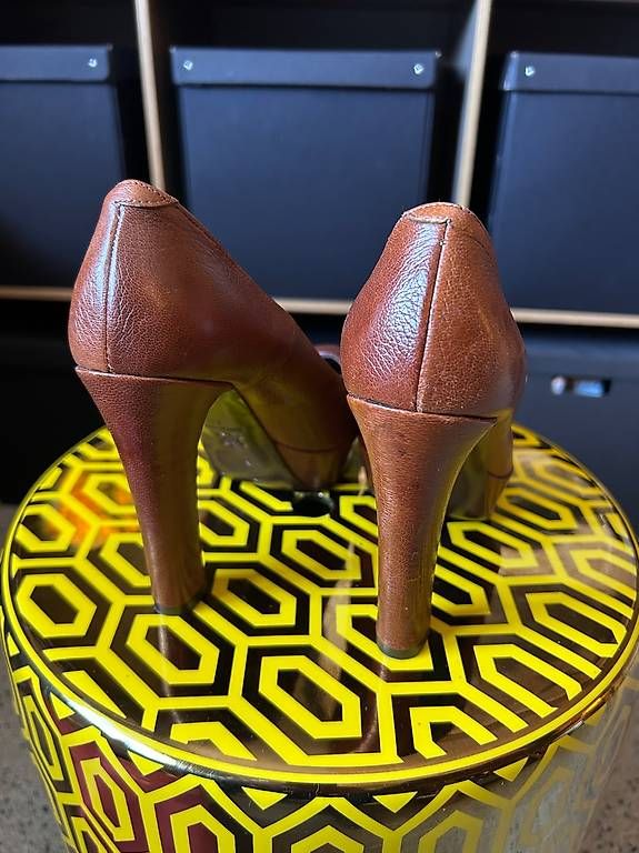 Scarpe da donna: Entourage High Heels - neuwertig – Usato da Zürich venduto da Gum 1
