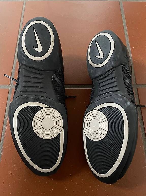 Scarpe da donna: Chaussures NIKE – Usato da Neuchâtel venduto da Rudjes 2