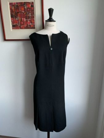 AKRIS: Super elegantes, neues schwarzes Kleid, Grösse 44