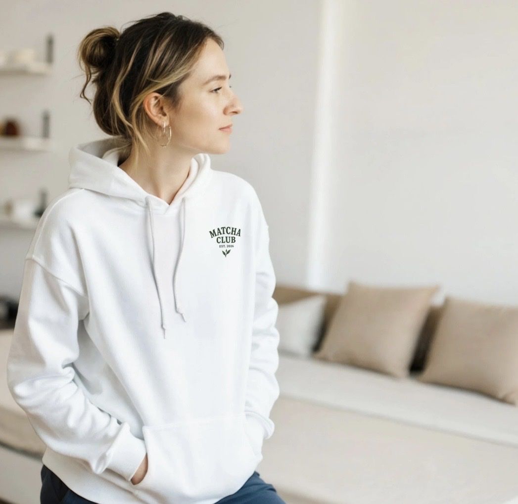 Maglioni & Felpe: Kapuzenpullover Weiss Matcha Club – Nuovo e nell'imballaggio originale da Brunnen venduto da Pitrisli 1
