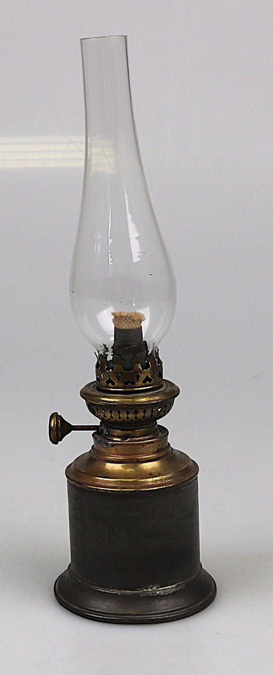 Lampen: Antike Petroleumlampe / Öllampe – Gebraucht aus Volketswil von brockipfannenstil 2