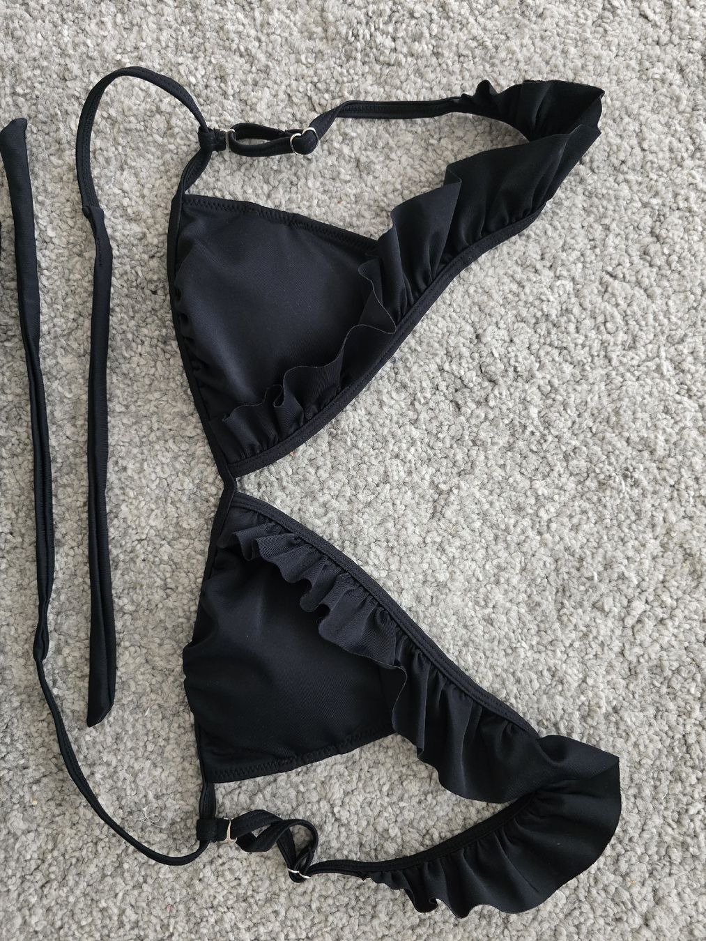 Costumi da bagno & Bikini: Bikini schwarz mit Rüschen Grösse S neu – Nuovo (secondo la descrizione) da Dietikon venduto da Kaska2020 1