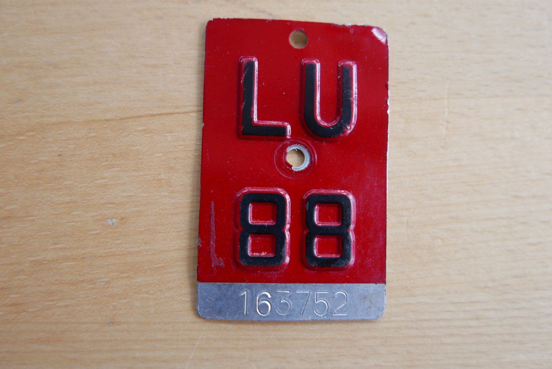 Insegne: alte Velonummer  LU 88 – Usato da Rotkreuz venduto da nigal 1