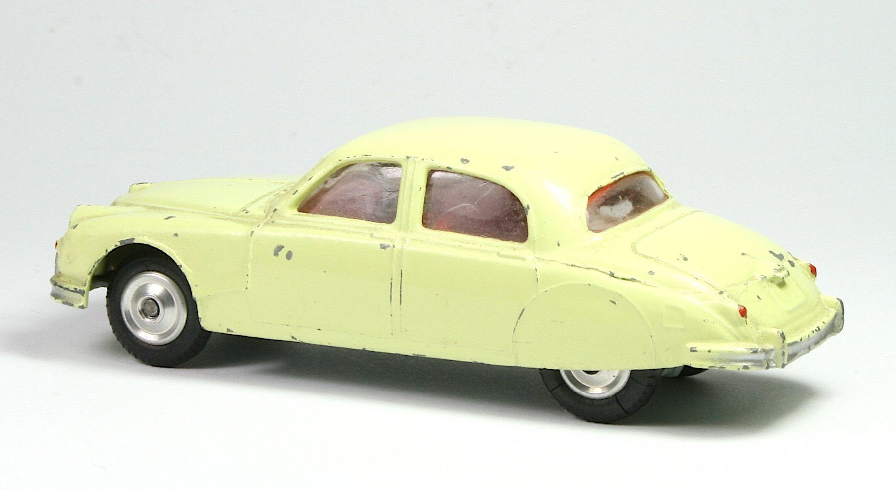 Corgi Toys Modellini d'auto: Corgi Toys, Jaguar 2.4 Litre – Usato da Elsau venduto da Peekay8 1