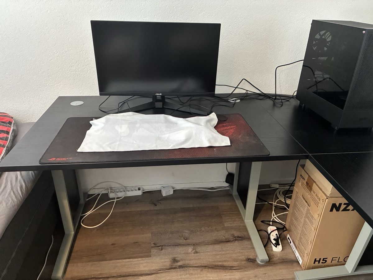 Schreibtische: Tisch für office/gaming – Gebraucht aus Rabius von Livio.Fel 4