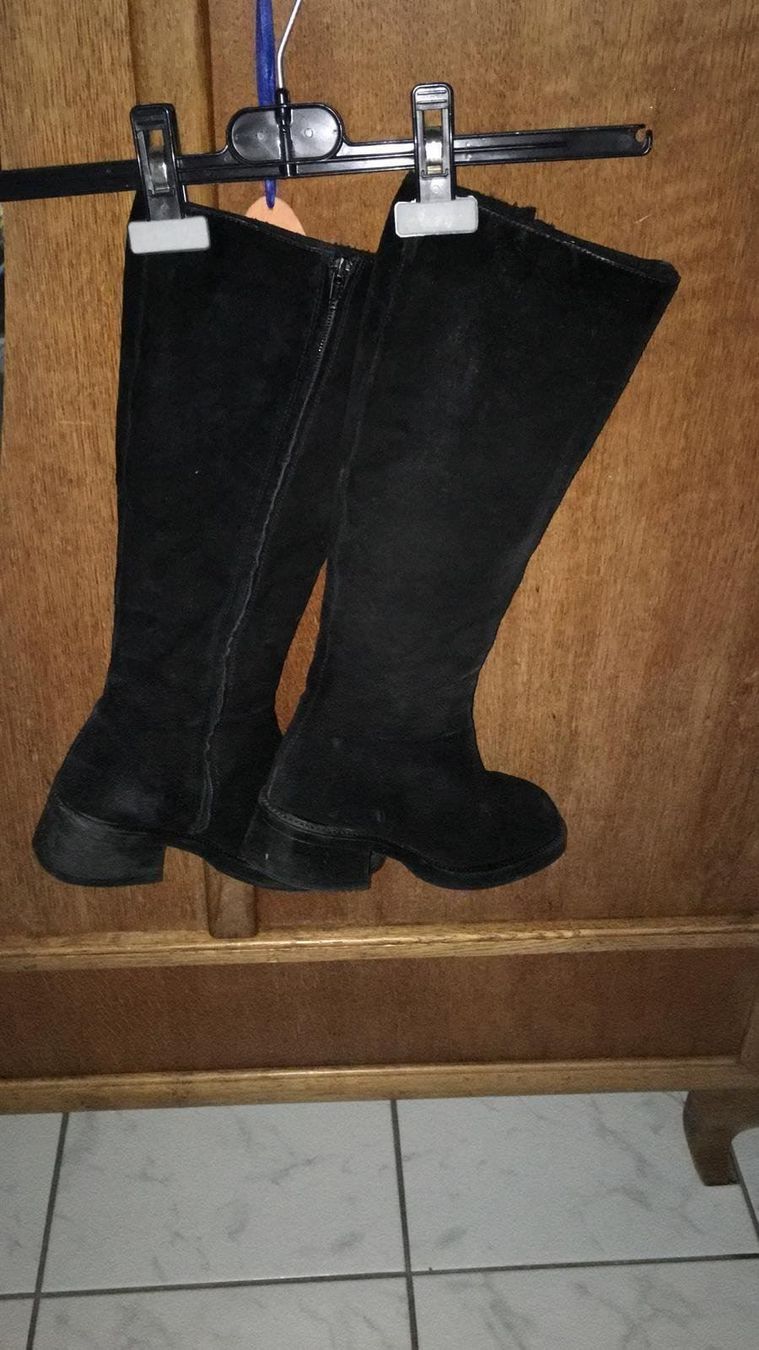 Scarpe da donna: Damen schwarze Stiefel – Nuovo (secondo la descrizione) da Schwyz venduto da Francesca54 1
