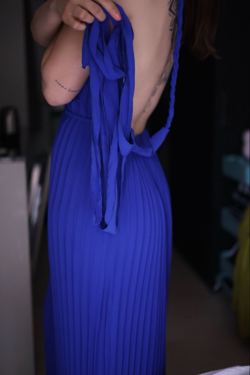 Shein Vestiti: Atemberaubendes kobaltblaues Plissee Kleid – Usato da Rümlang venduto da vla_9g7d 3