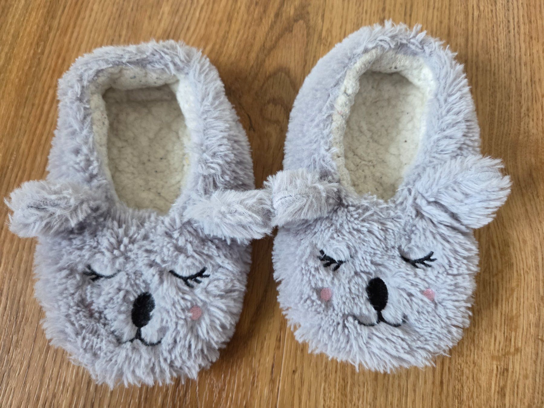 Scarpe per ragazzi: Kuschel Hausschuhe Koala Gr. 27 / 28 – Usato da Heinrichswil venduto da frankie19860