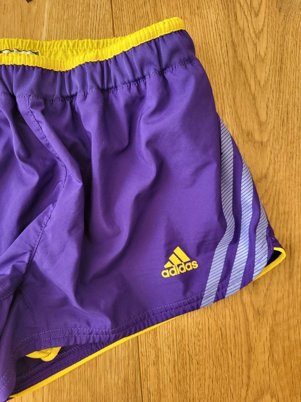 Adidas Hosen: ADIDAS Shorts Gr. 32 – Gebraucht aus Rheinfelden von DHS 2