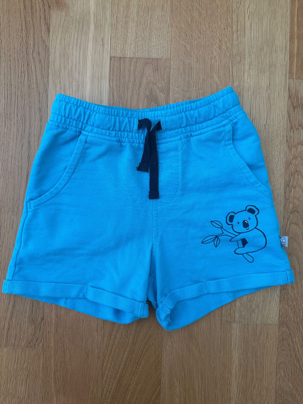 Pantaloni: Hellblaue Shorts mit Koala, Grösse 74 – Usato da Unterägeri venduto da StefanGekko