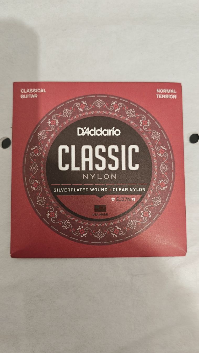 D'Addario Instruments de musique: cordes de guitare classique neuves – Neuf avec emballage d'origine à Leytron par SoniaGreen