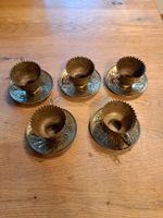 5 Vintage Tassenhalter ohne Gläser mit Untertassen Messing 