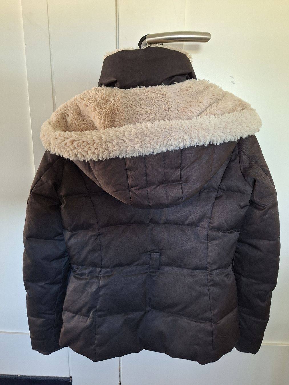 Esprit Giacche: Braune Winterjacke mit Teddyfell, edc, Grösse XS – Usato da Sursee venduto da Schuepbi 2