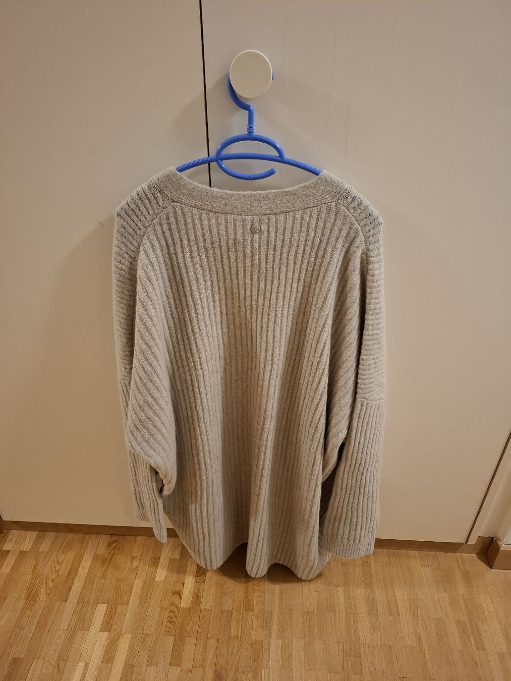 Nile Giacche: Cardigan M/L Nile Oversize – Nuovo e nell'imballaggio originale da Petit-Lancy venduto da Kara_TCG 1