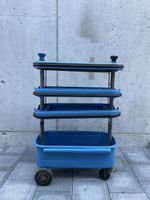 Getränkewagen / Service boy