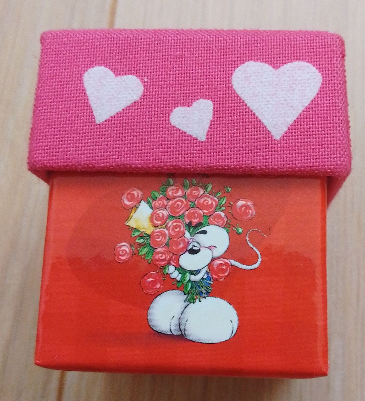 Tutte le decorazioni: Diddl Dösli rosa mit Herzen Karton 4 x 4 x 4,5 cm – Nuovo (secondo la descrizione) da Wohlen AG venduto da salamanderspielwaren 1