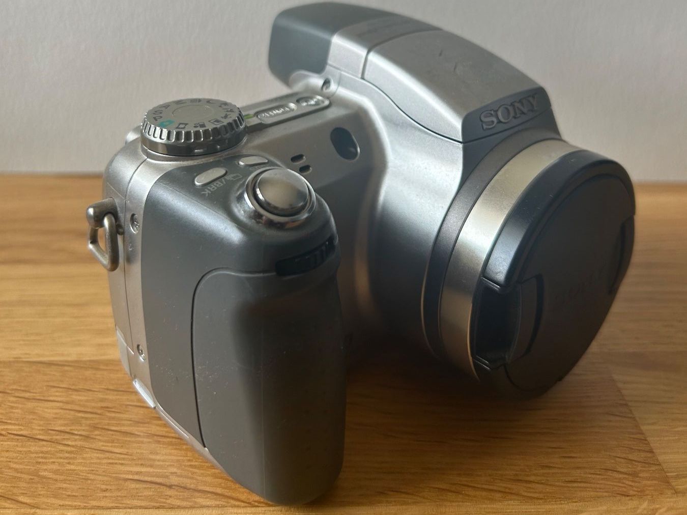 Sony Kamera: Sony Cyber-shot DSC-H2 Digitalkamera – Gebraucht aus Azmoos von greenstone13