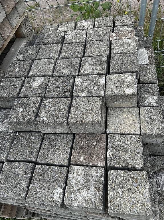 Pierres & tuiles: Beton Pflastersteine – D'occasion à Vaduz par Allrounder3 1