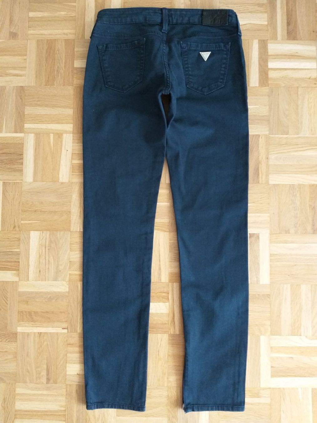 Guess Jeans: GUESS Jeans BEVERLY SLIM FIT taille / Grosse 26 – Gebraucht aus Cossonay-ville von Super-Price-Quality 5
