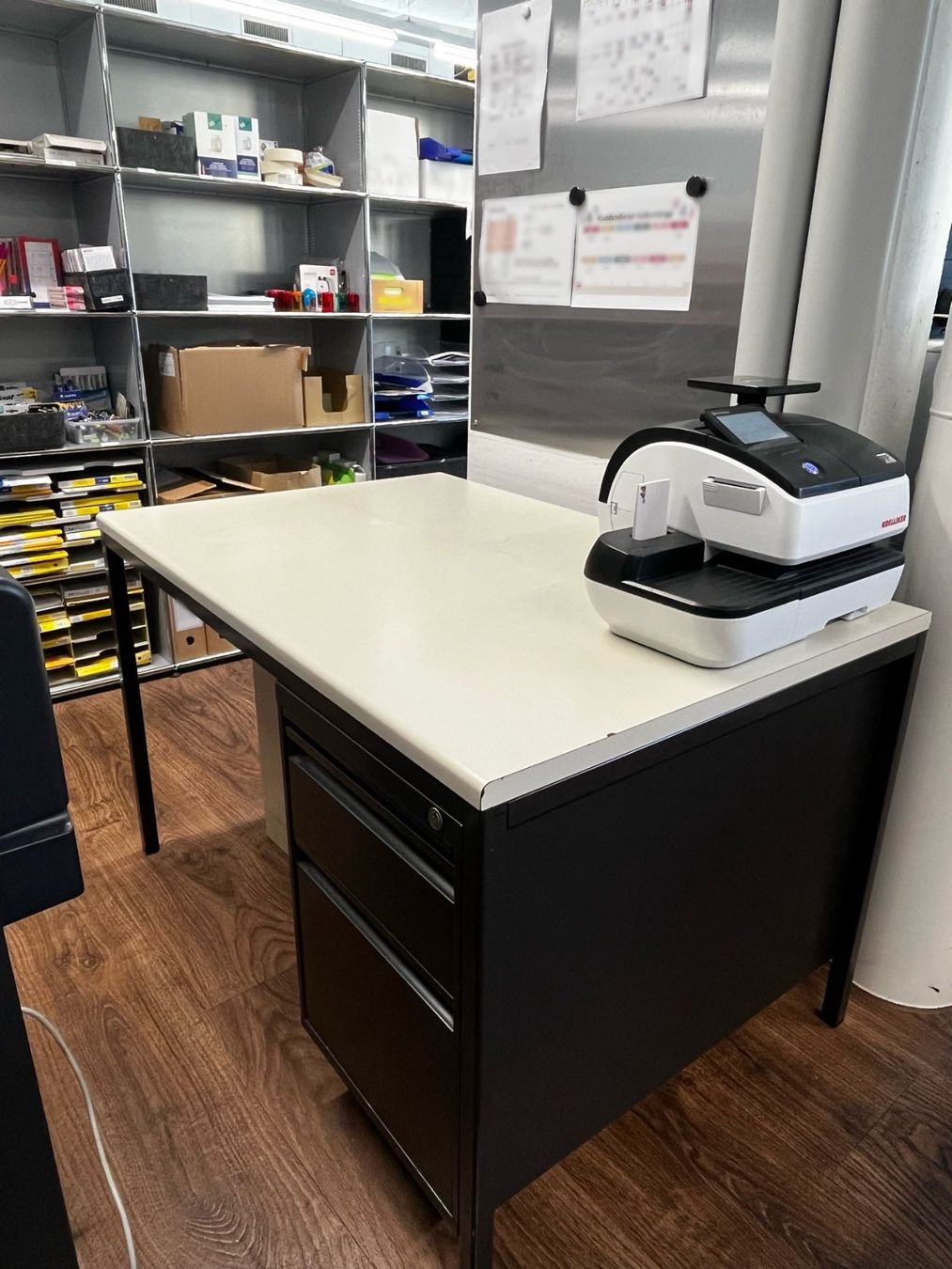 Schreibtische: Bürotisch Stahl mit Schubladen – Gebraucht aus Luzern von sab_h2l7