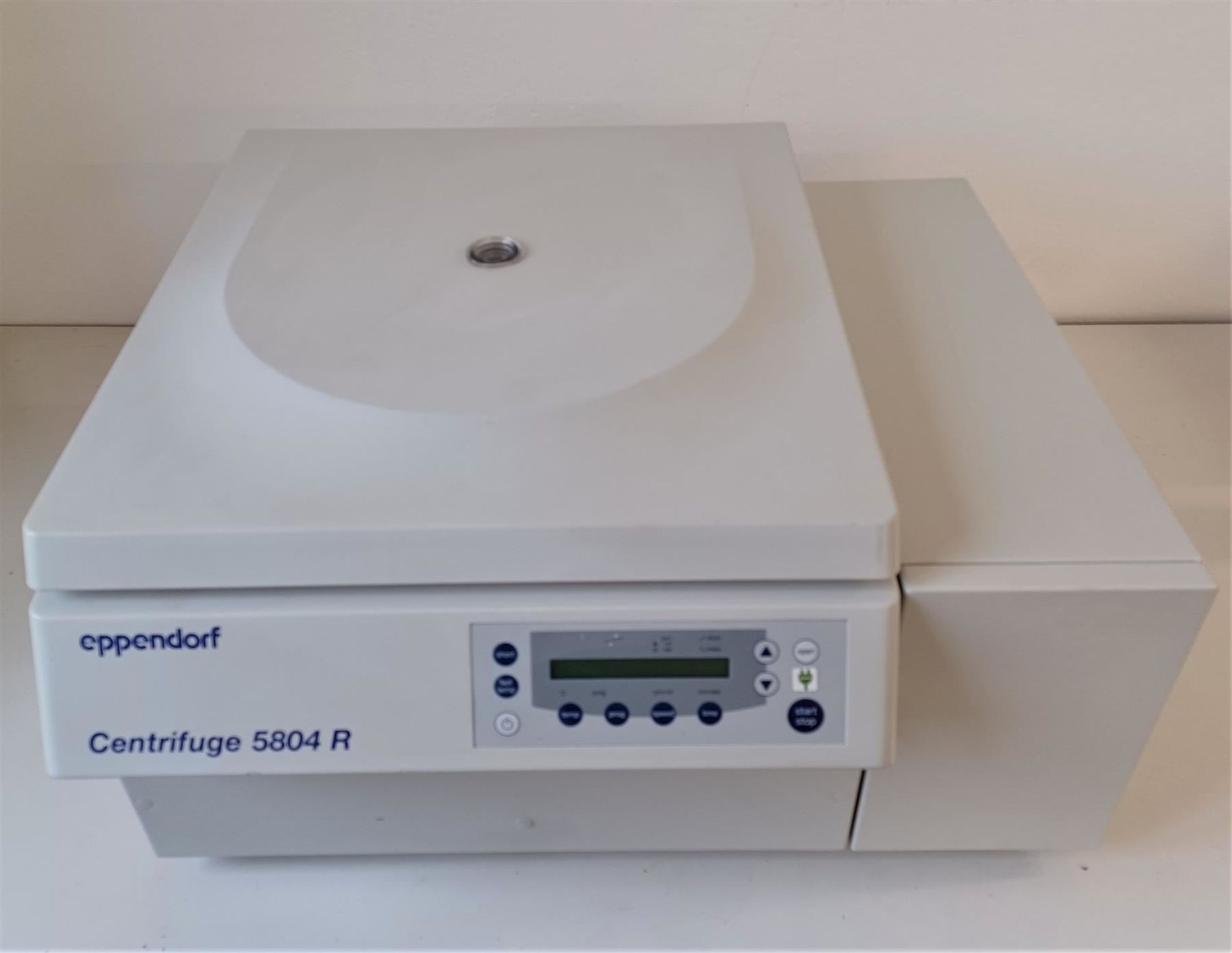 Accessori da laboratorio: Eppendorf 5804 R Centrifuge – Usato da Niederdorf venduto da LeptonAG_Labor 1