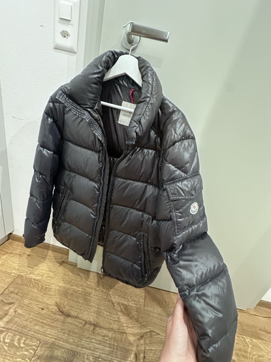 Moncler Jacken: Moncler down jacket 2022 – Gebraucht aus Kirchberg SG von SchweizerStein
