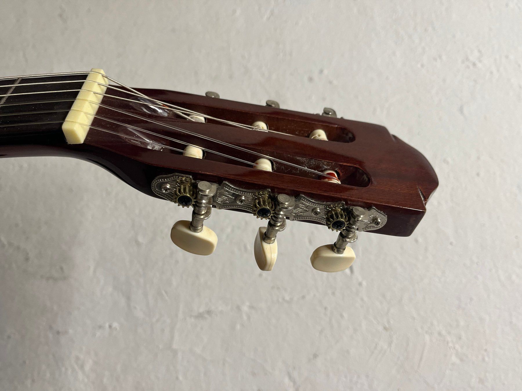 Hohner Strumenti musicali: Hohner HC06 Konzertgitarre – Usato da Zürich venduto da gal_98c9 5