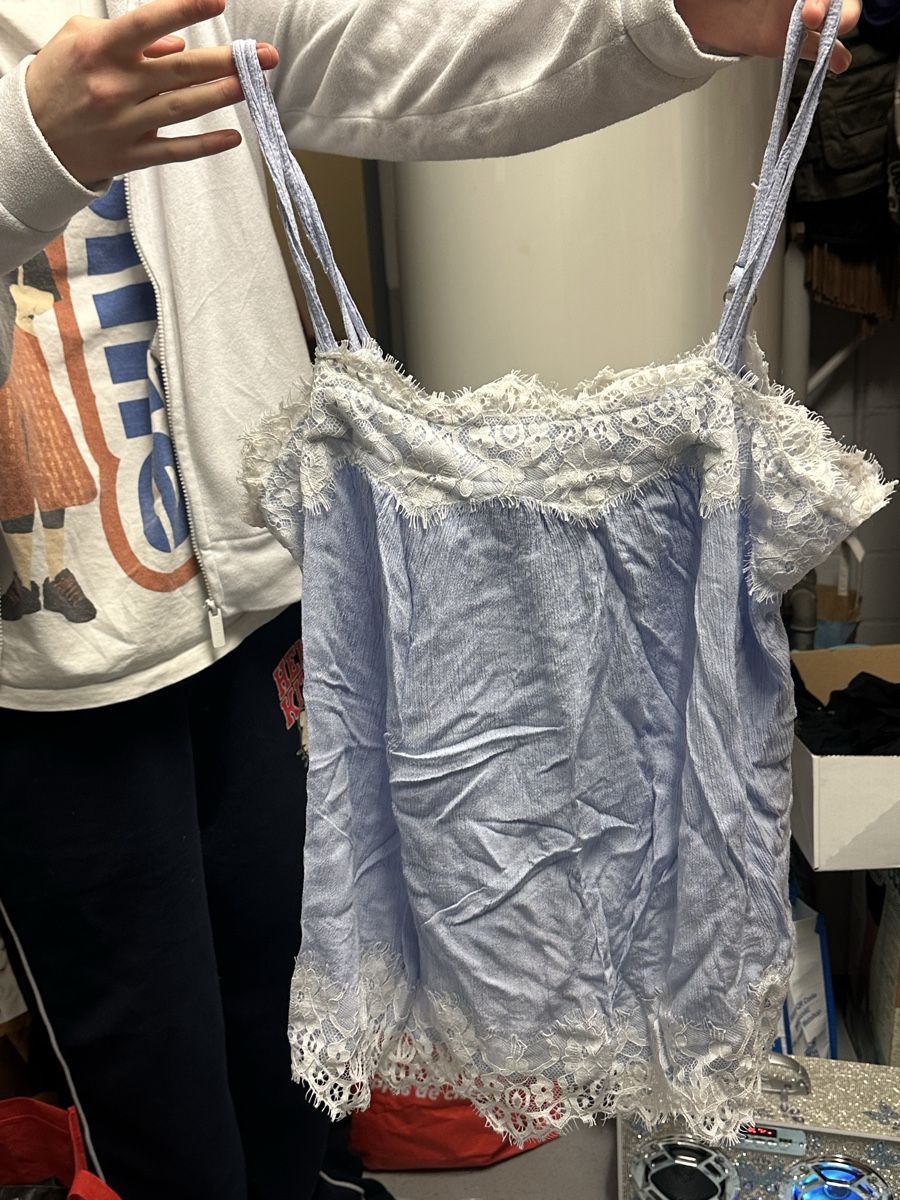 Top: blue lace top Y2K – Usato da Zofingen venduto da cva_w7vn