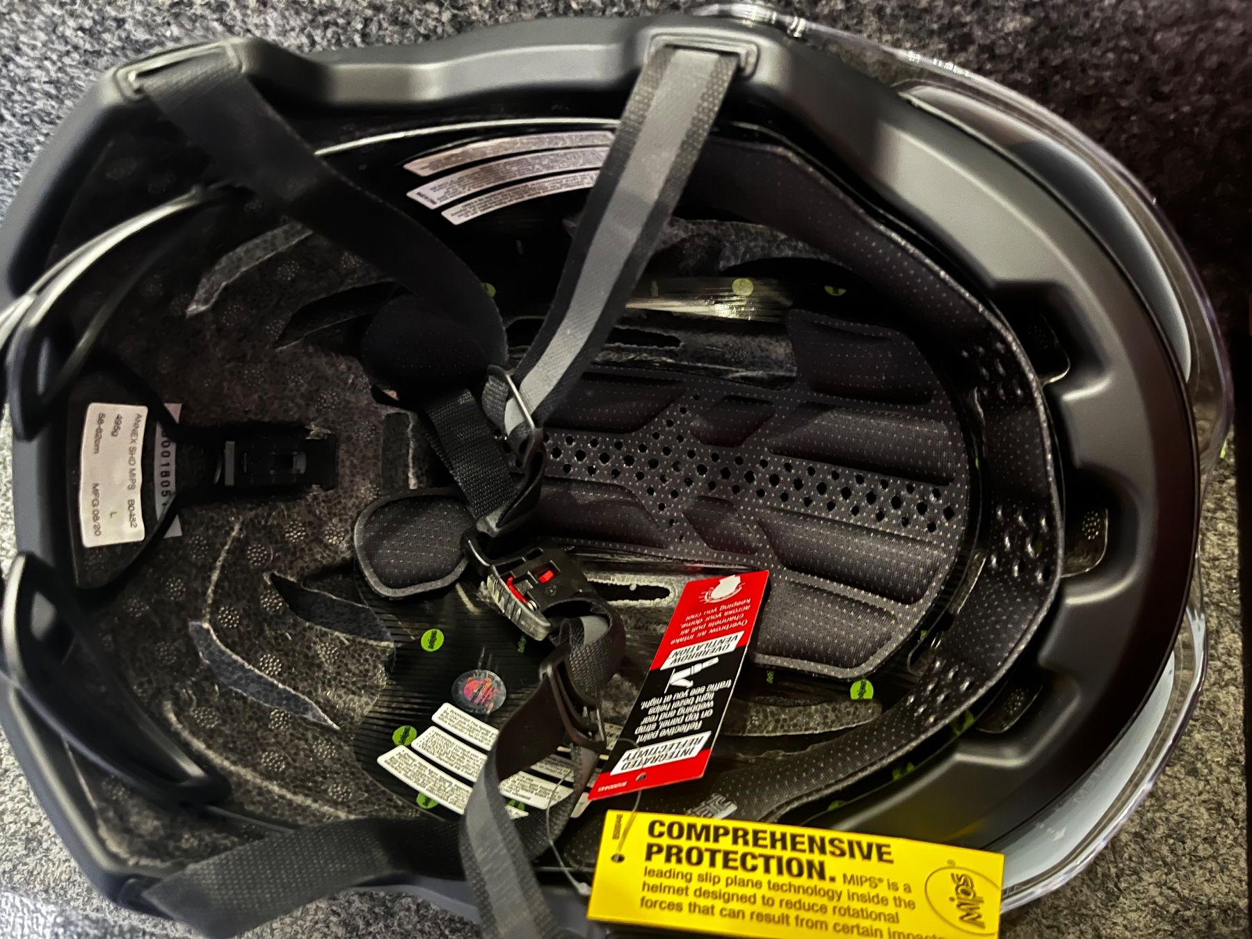 Bell Caschi: Neuer Velo Helm – Nuovo e nell'imballaggio originale da Mühlethurnen venduto da Kolly225 8