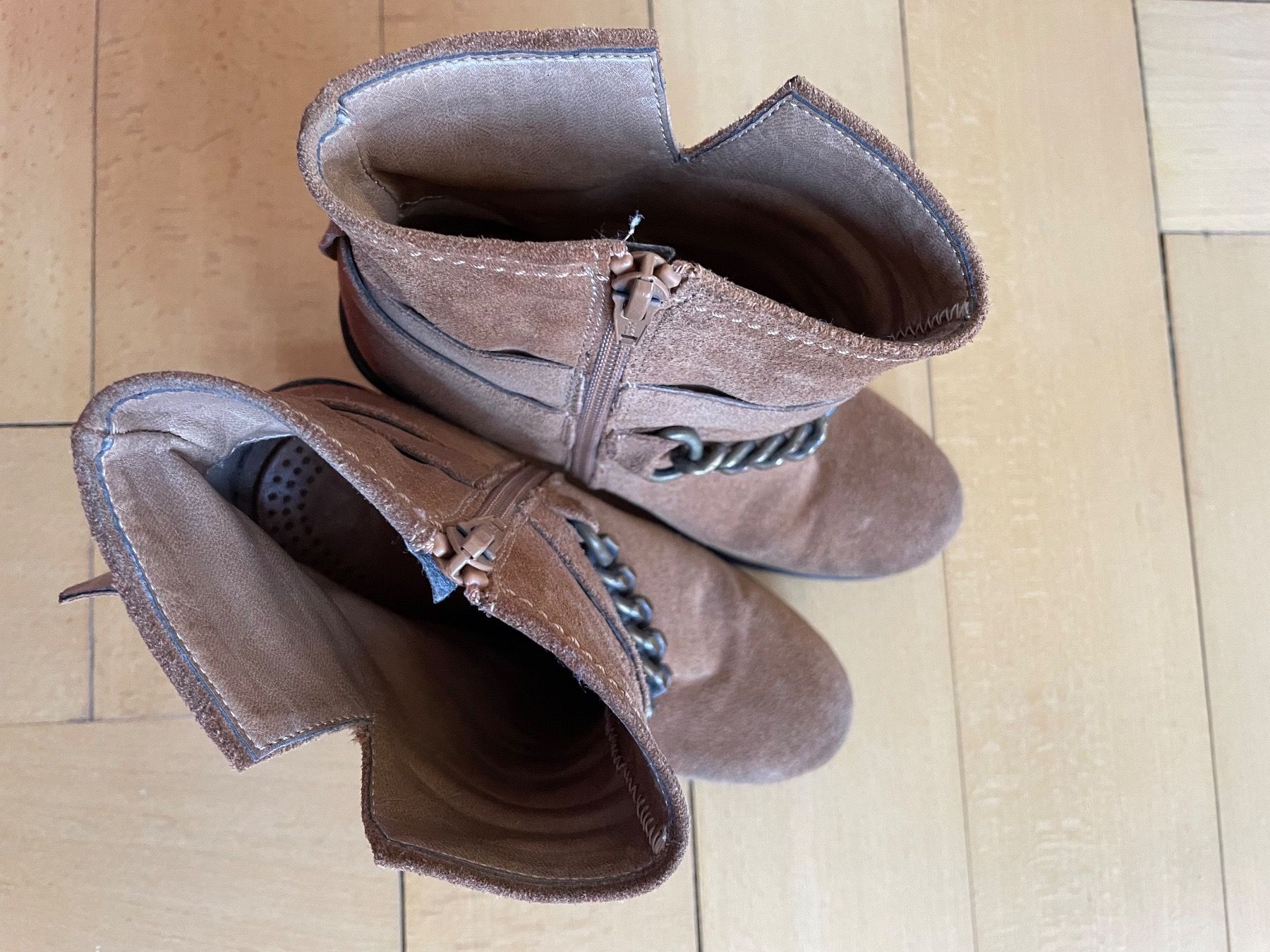 Scarpe da donna: Leder Absatzstiefeletten – Usato da Basel venduto da BiancaCCC 3
